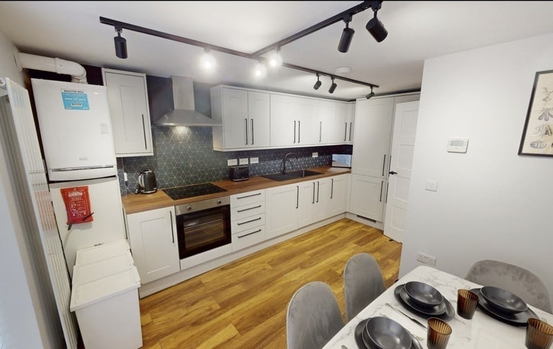Room Chorley Road in Salford