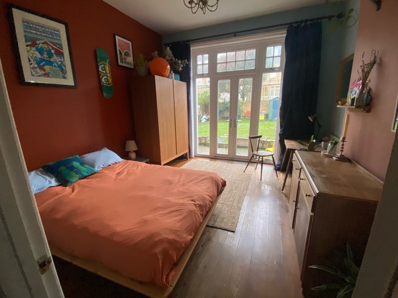 Room West Bank in Greater London