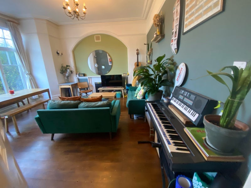 Room West Bank in Greater London