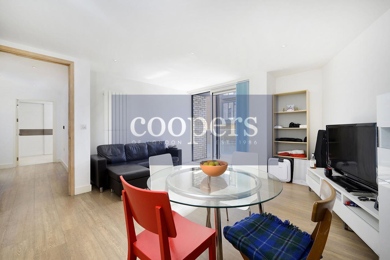 Flat Seafarer Way in Greater London