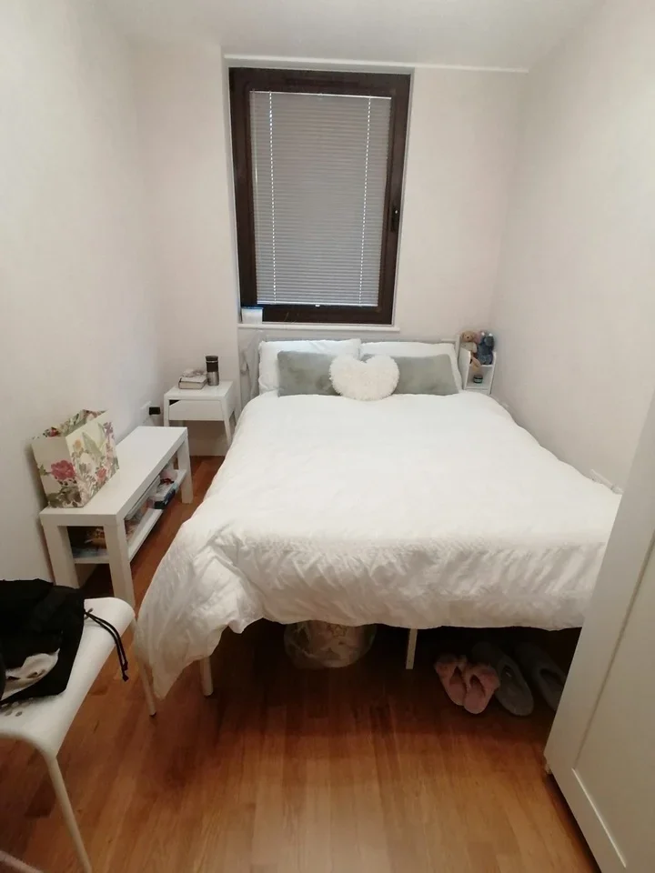 Room Carshalton Road in Greater London