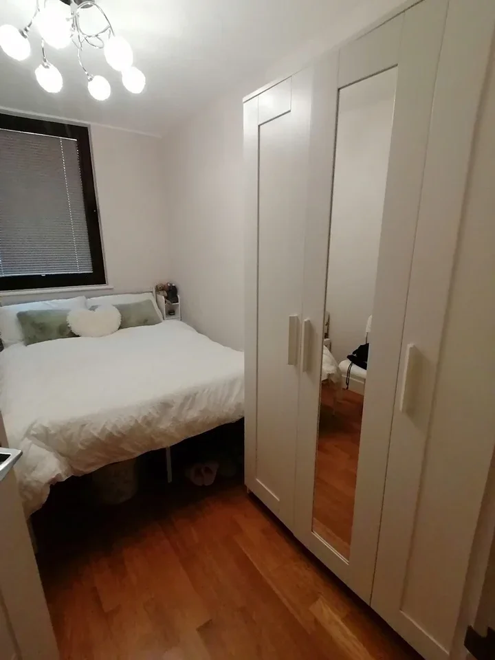 Room Carshalton Road in Greater London