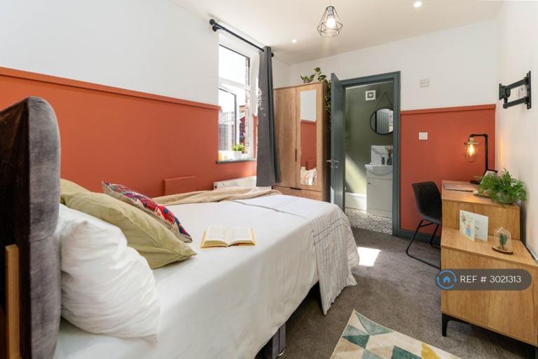 Room Pickmere Street in Warrington