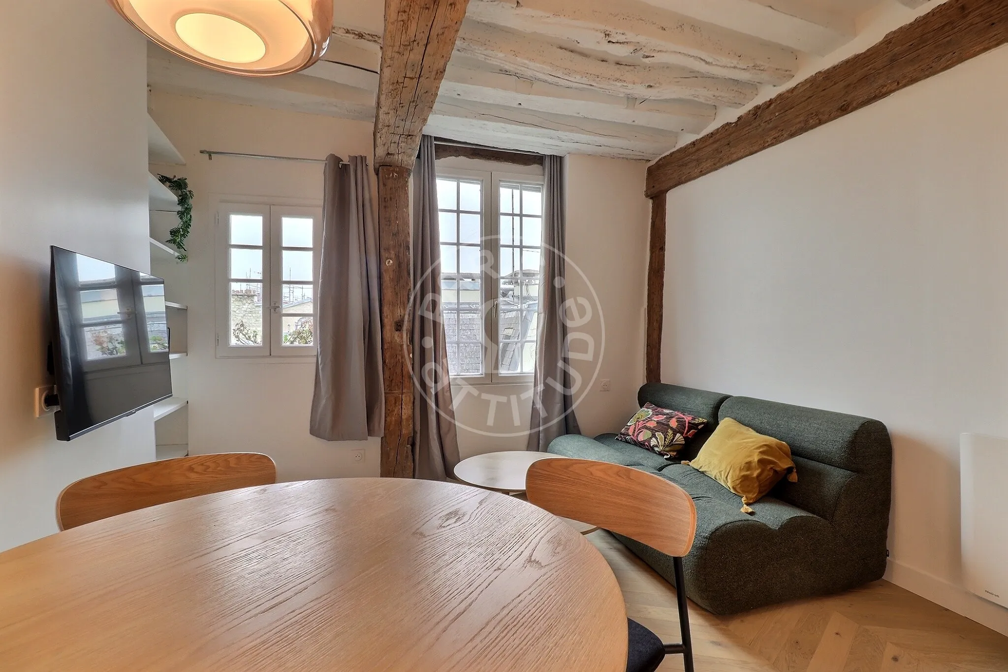 Appartement Rue de la Montagne Sainte-Geneviève à Paris