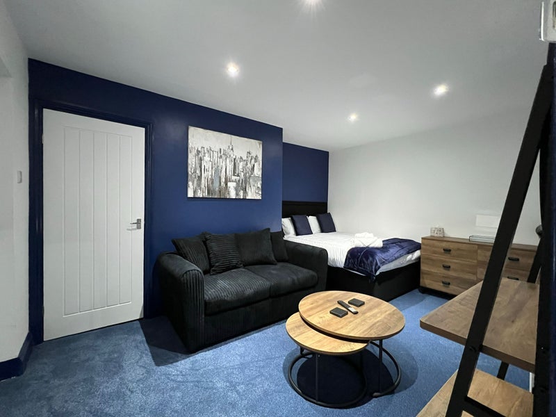 Room Great Lime Road in North Tyneside