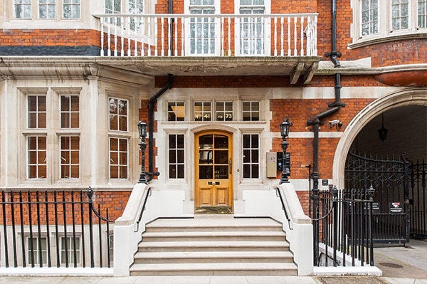 Flat Bedford Avenue in Greater London