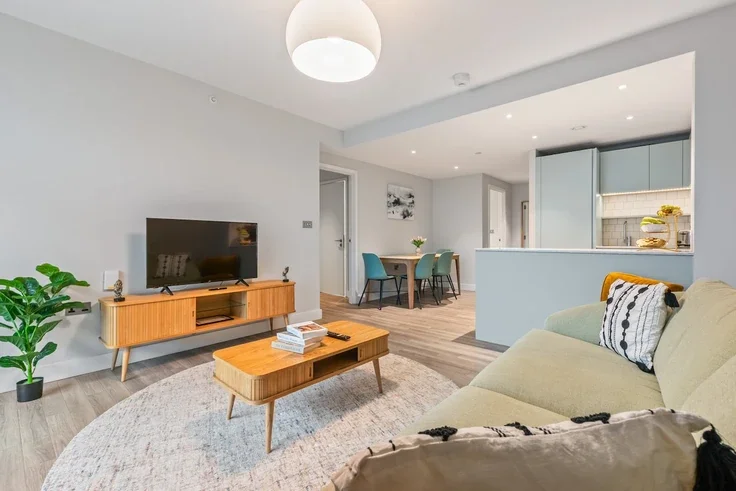 Flat Spanish Steps in Greater London