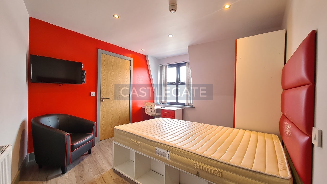 Room Dundas Street in Huddersfield