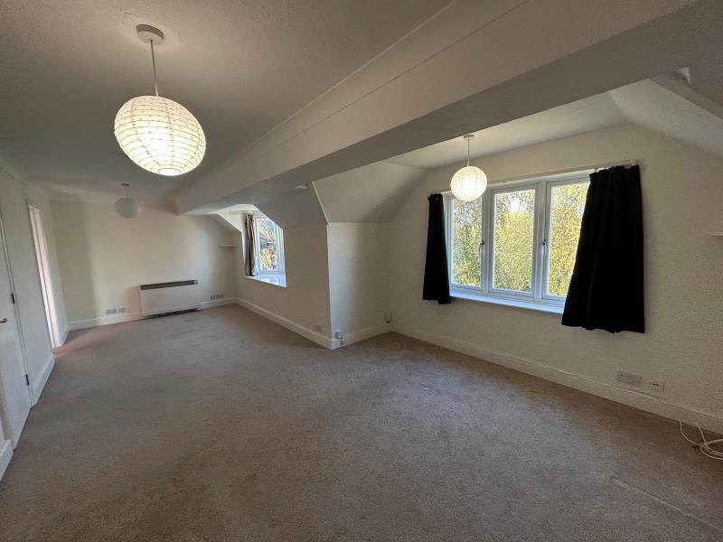 Flat Cranley Road in Guildford