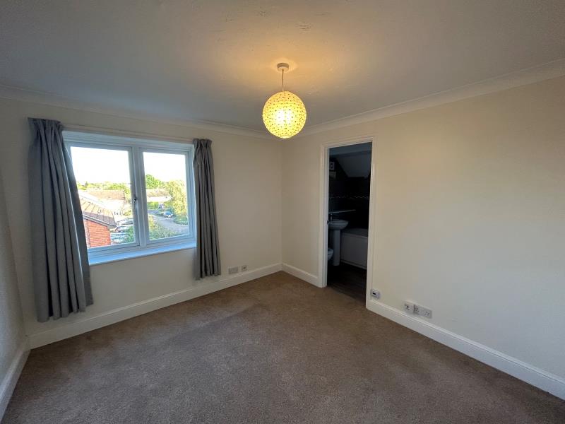 Flat Cranley Road in Guildford