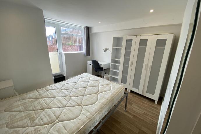 House Manor Avenue in Leeds