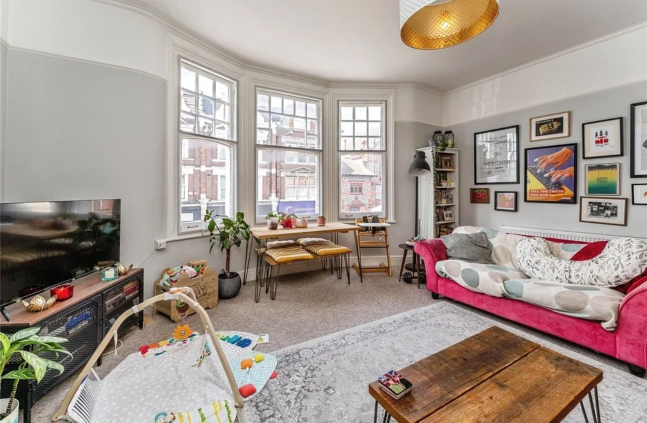 Flat Hillfield Park Mews in Greater London