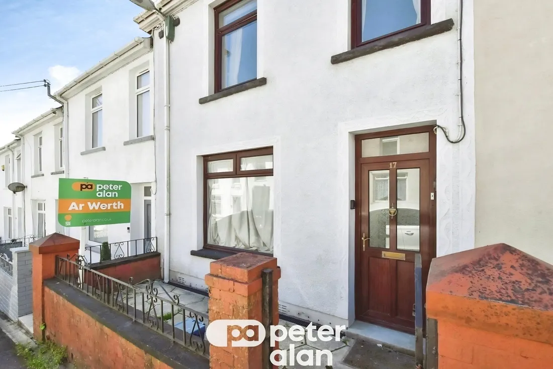 House Fronwen Terrace in Merthyr Tydfil