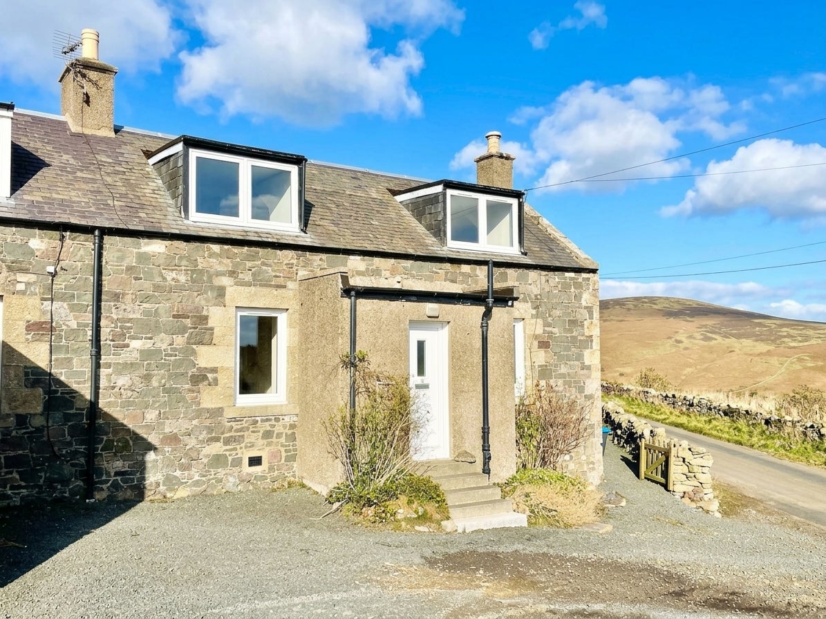 House B6368 in Crookston North Mains