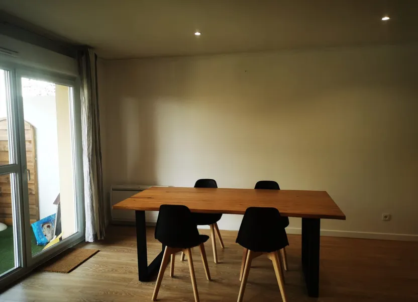 Room Avenue Paul Montagne in Pessac