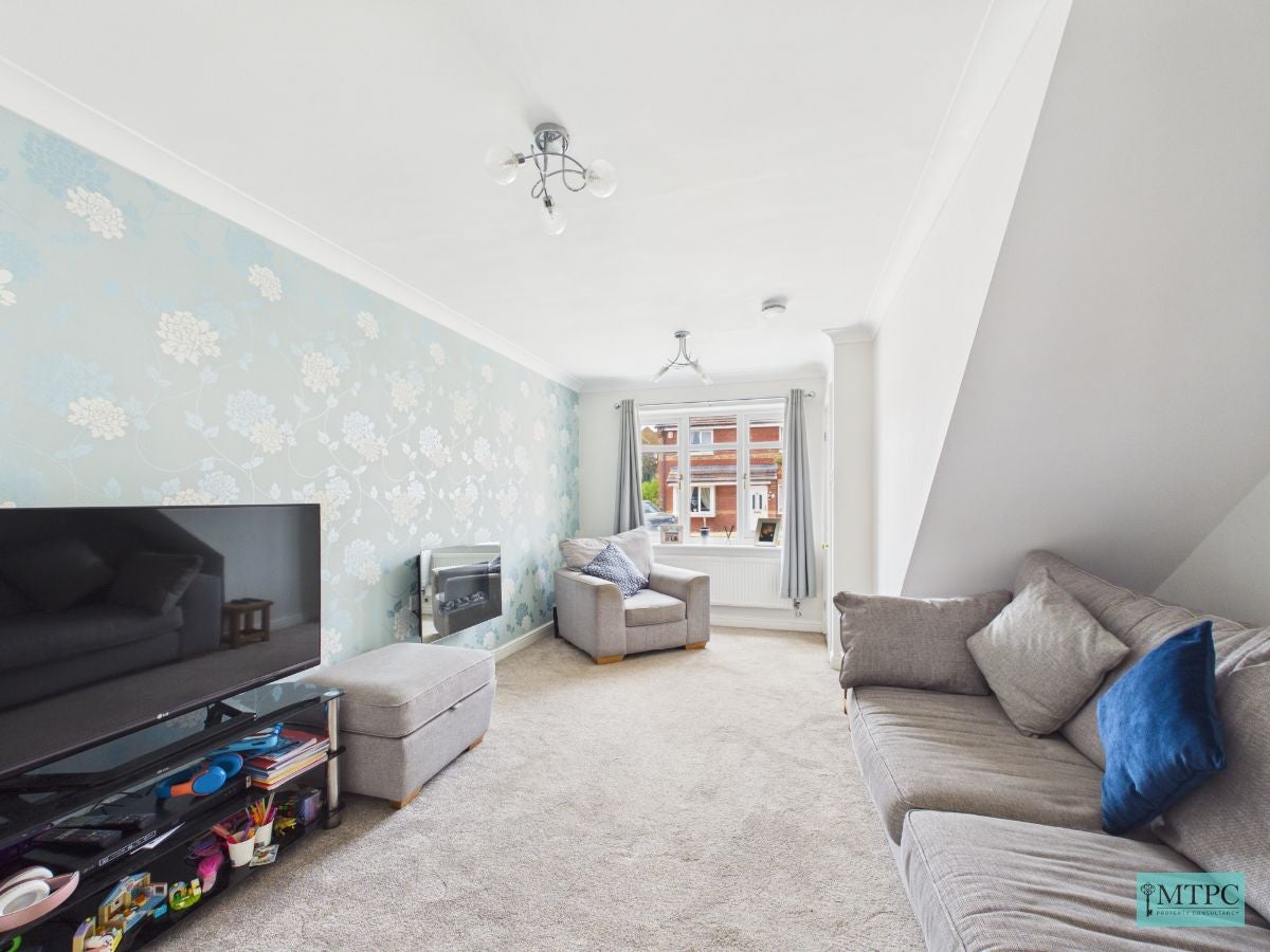 House Sunningdale Close in York