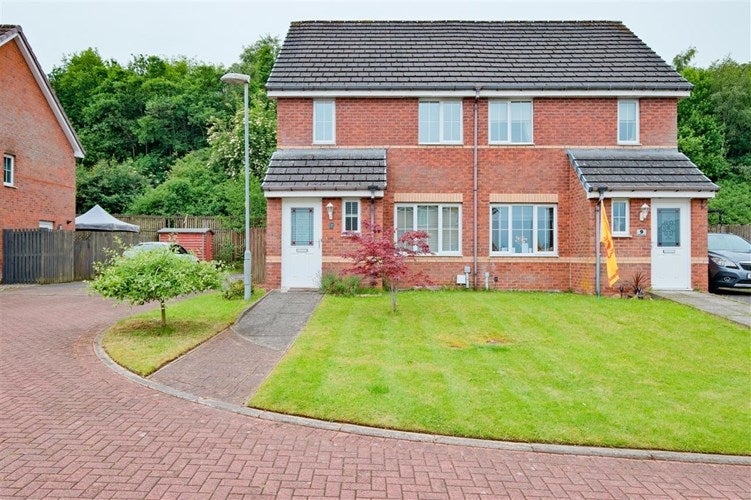House Newmilns Gardens in Blantyre