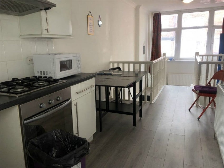 Flat Leywick Street in Greater London