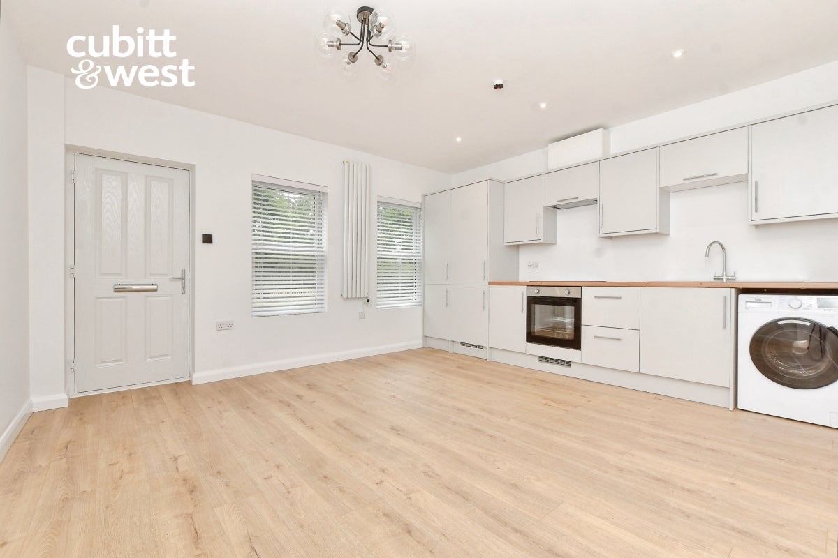 Flat Orchard Street in Chichester