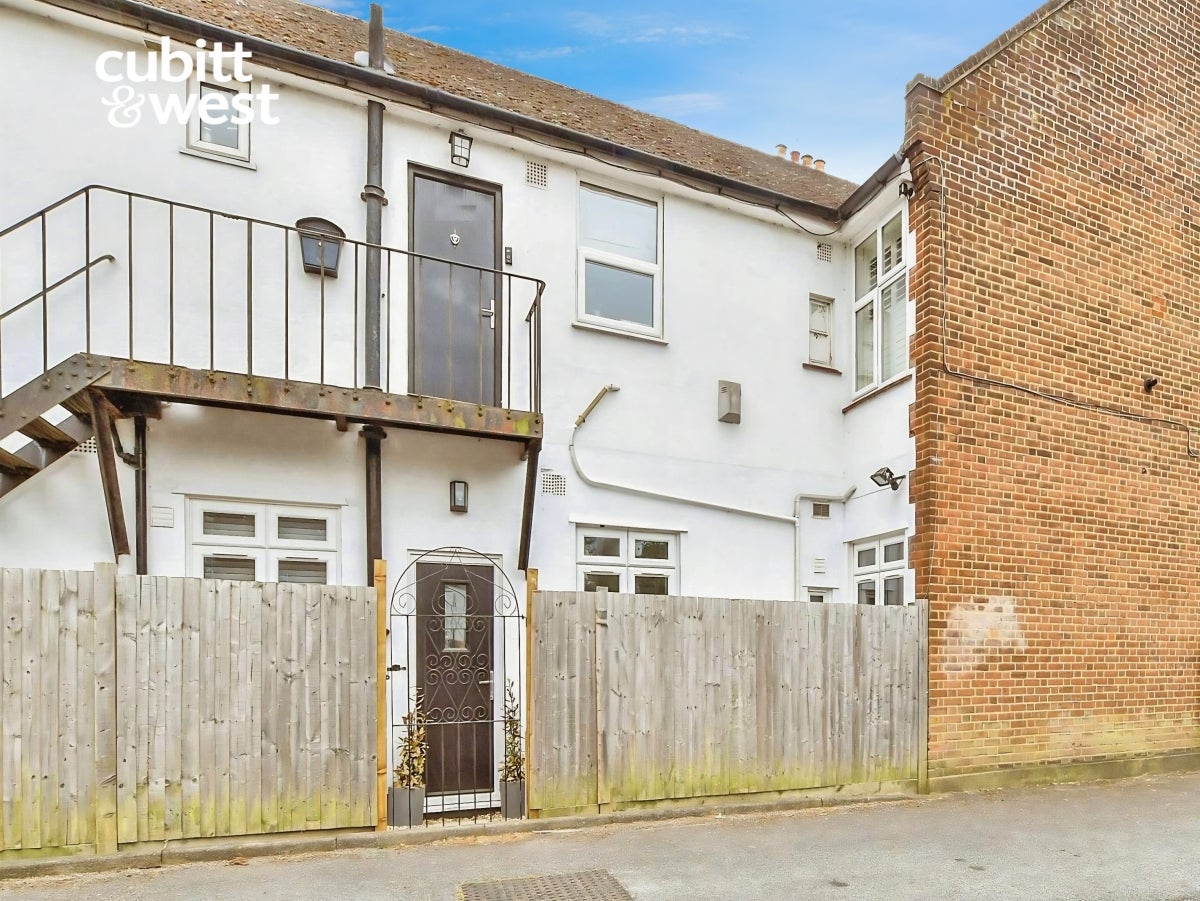 Flat Orchard Street in Chichester