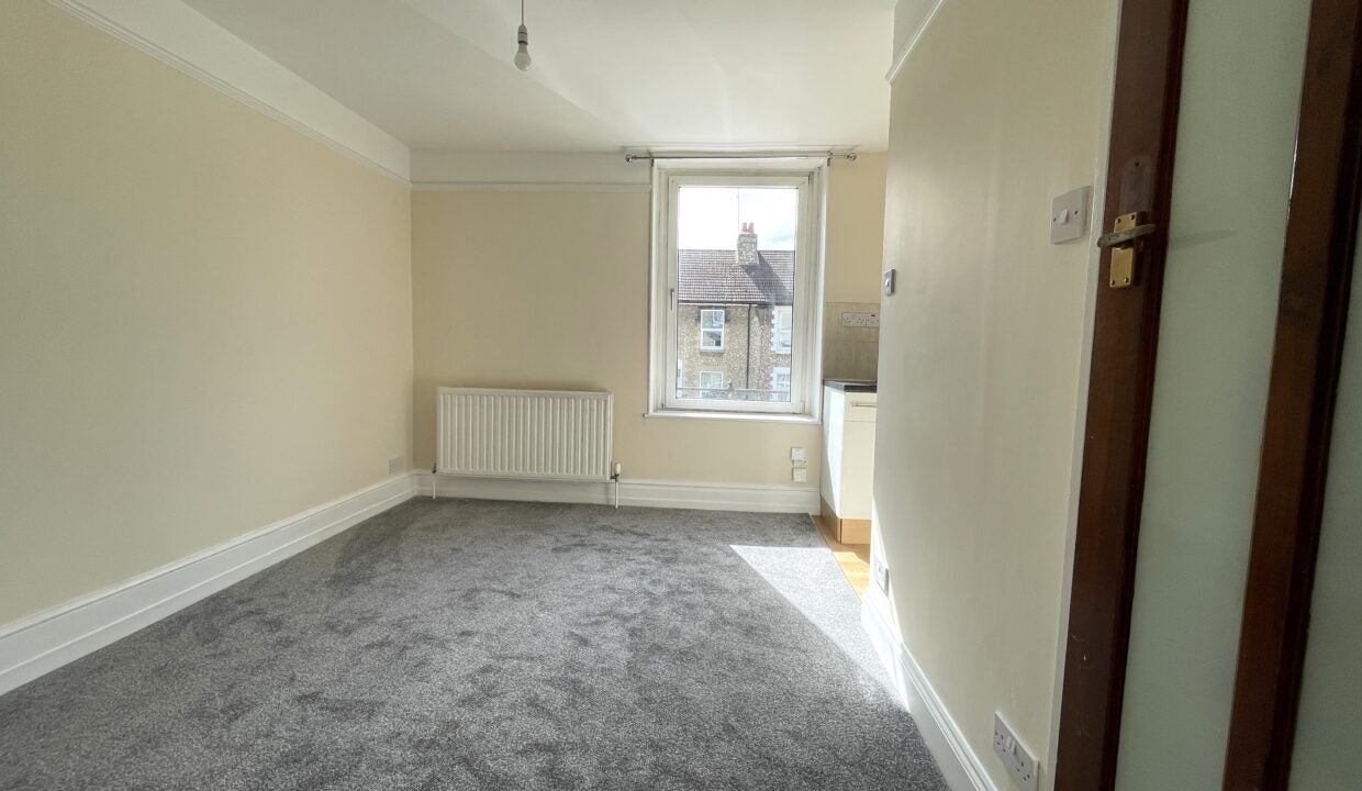 Flat Upper Fant Road in Maidstone
