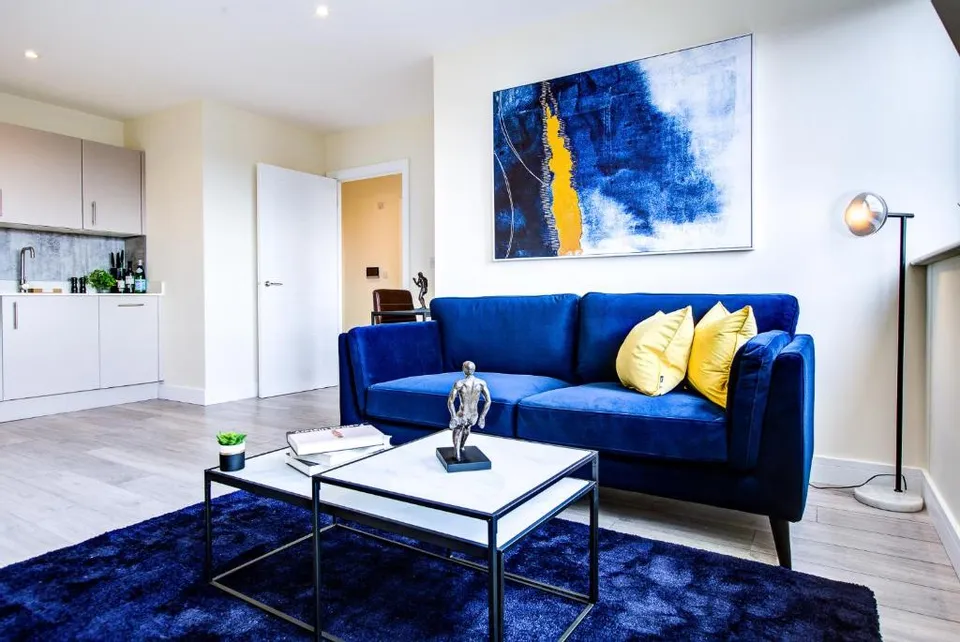 Flat Ewell Road in Greater London