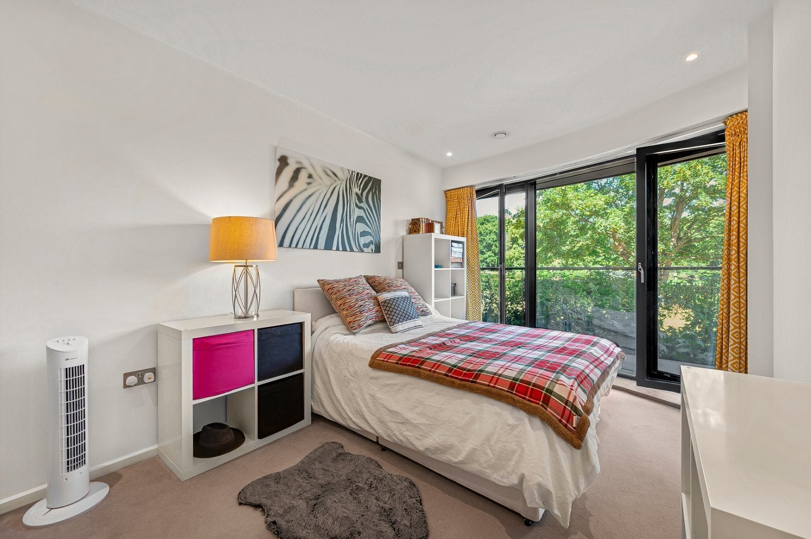 Flat Lower Richmond Road in Greater London