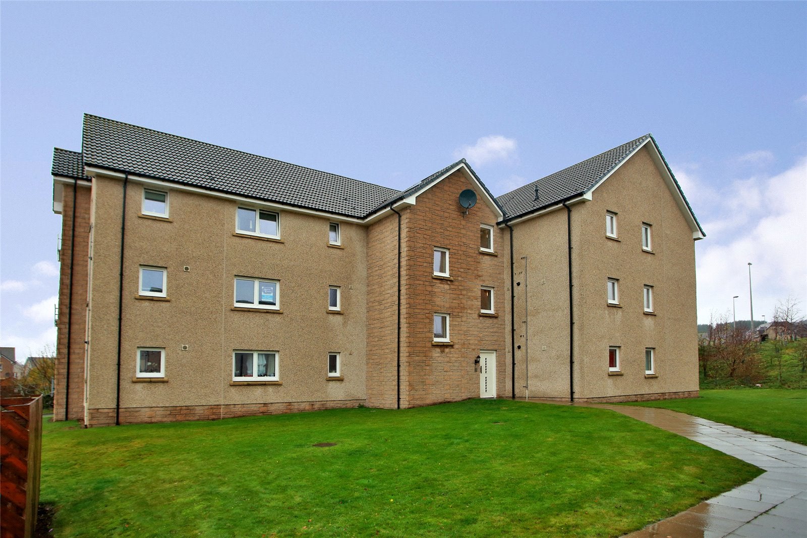 Flat Broadshade Drive in Westhill