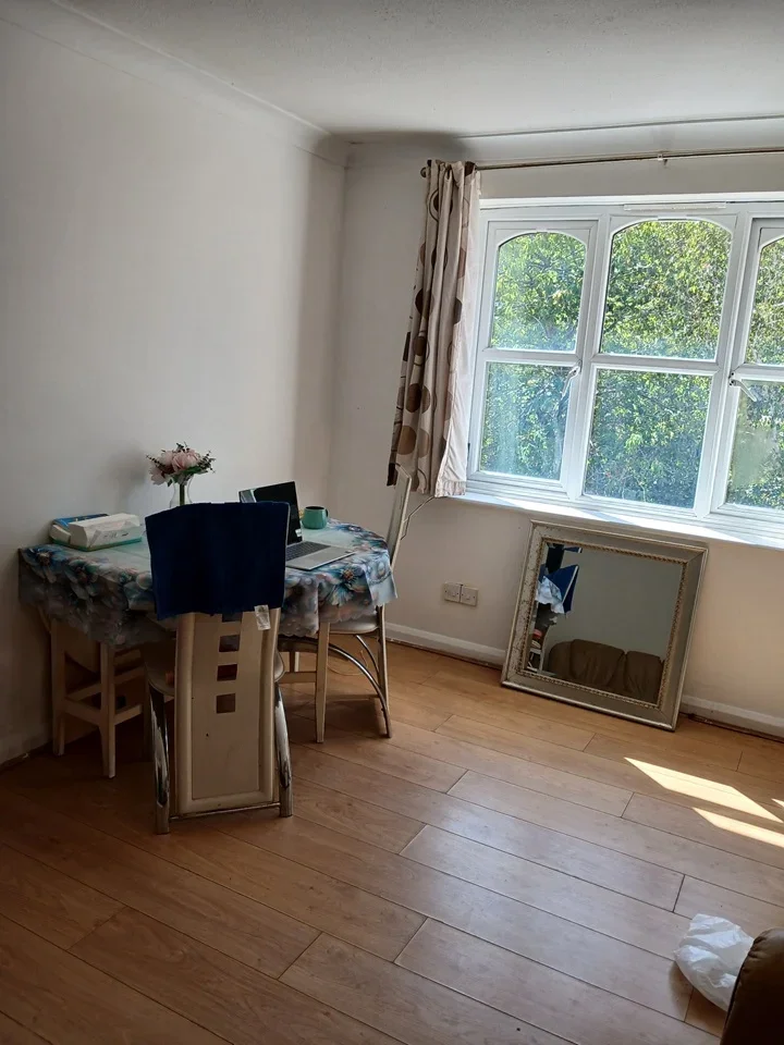 Room Worcester Gardens in Slough