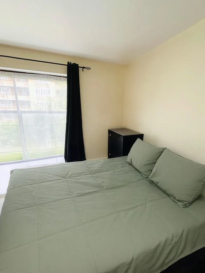 Room Mill Pond Close in Greater London