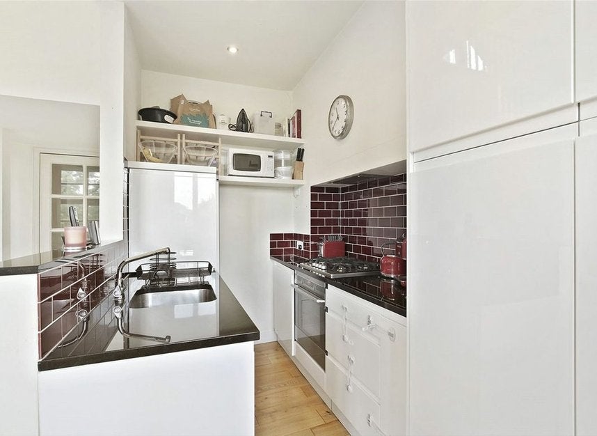 Flat Pleshey Road in Greater London