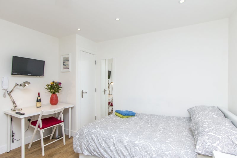 Flat Sussex Place in Bristol