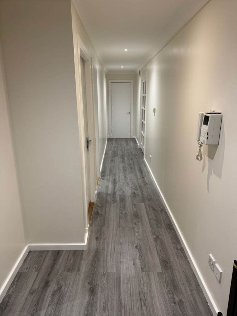 Flat Calton Road in City of Edinburgh