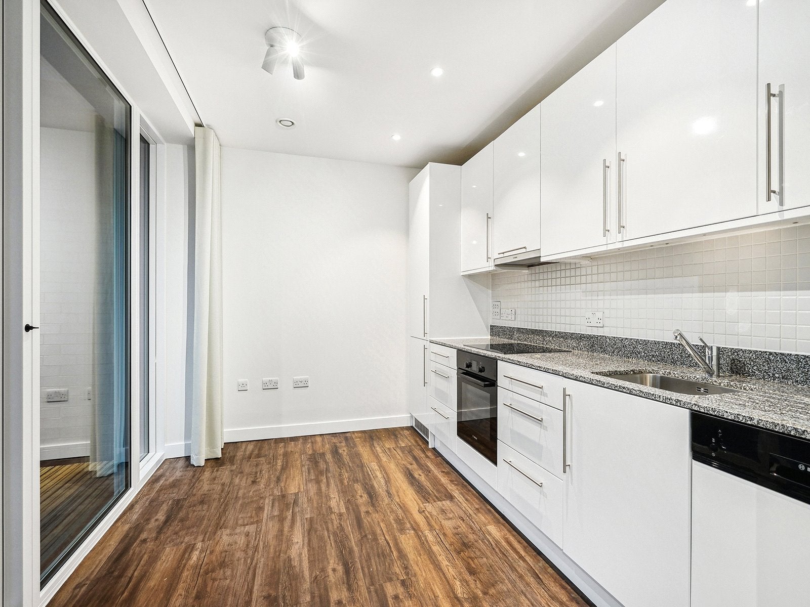 Flat Mercer Walk in City of Westminster