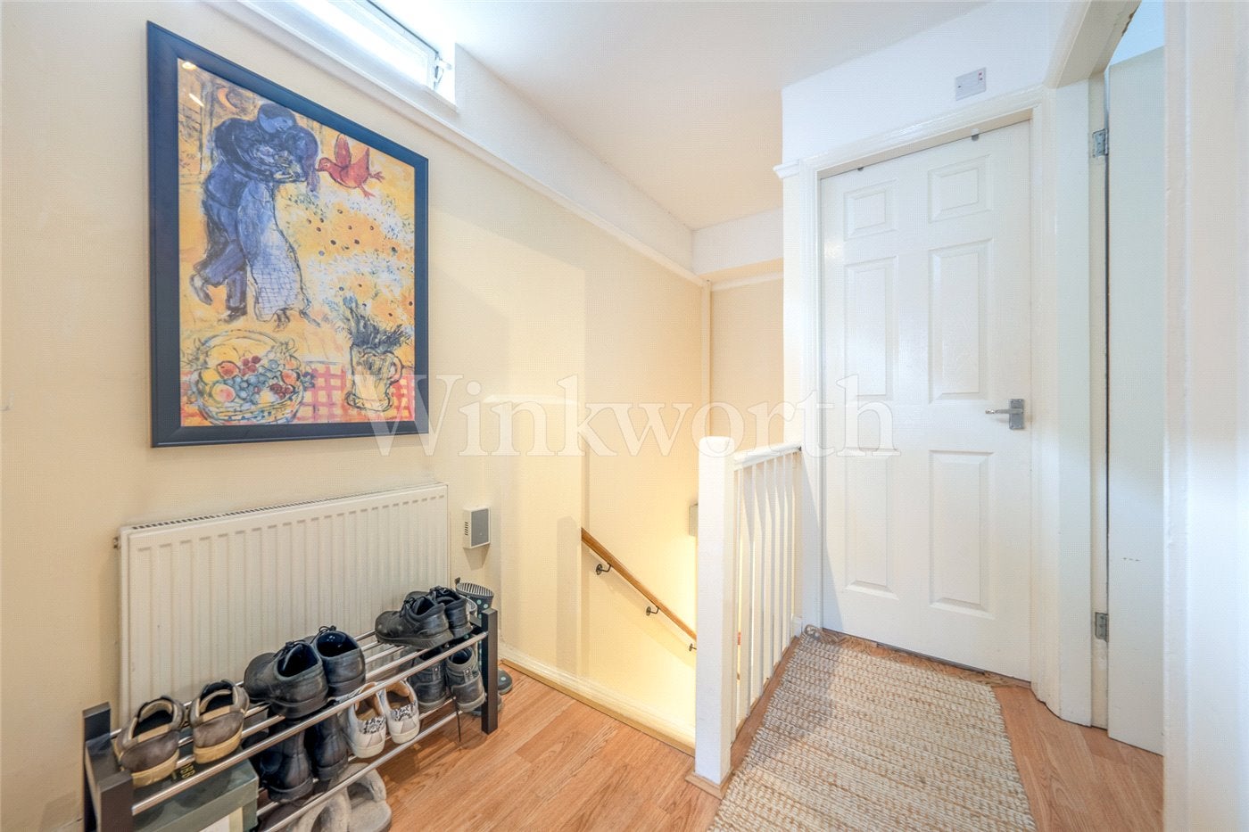 Flat Hodford Road in Greater London