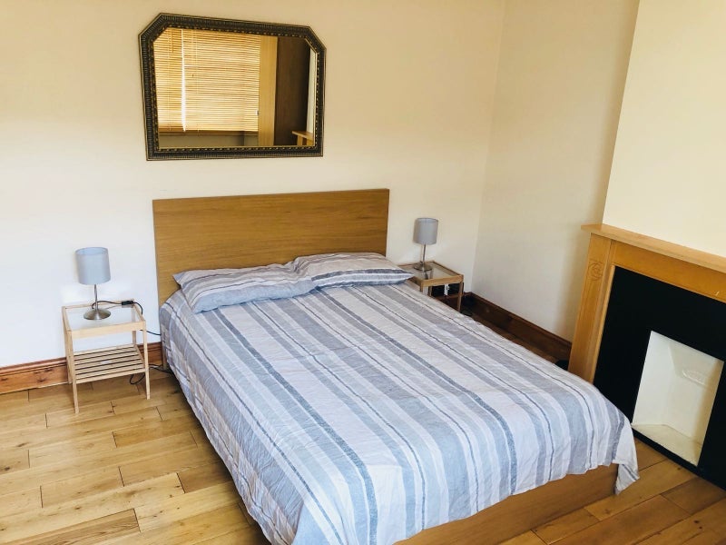 Room Woodmansterne Road in Greater London