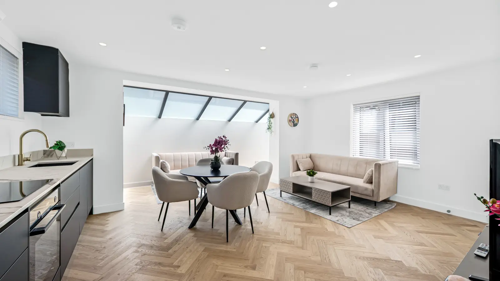 Flat Waldeck Road in Greater London