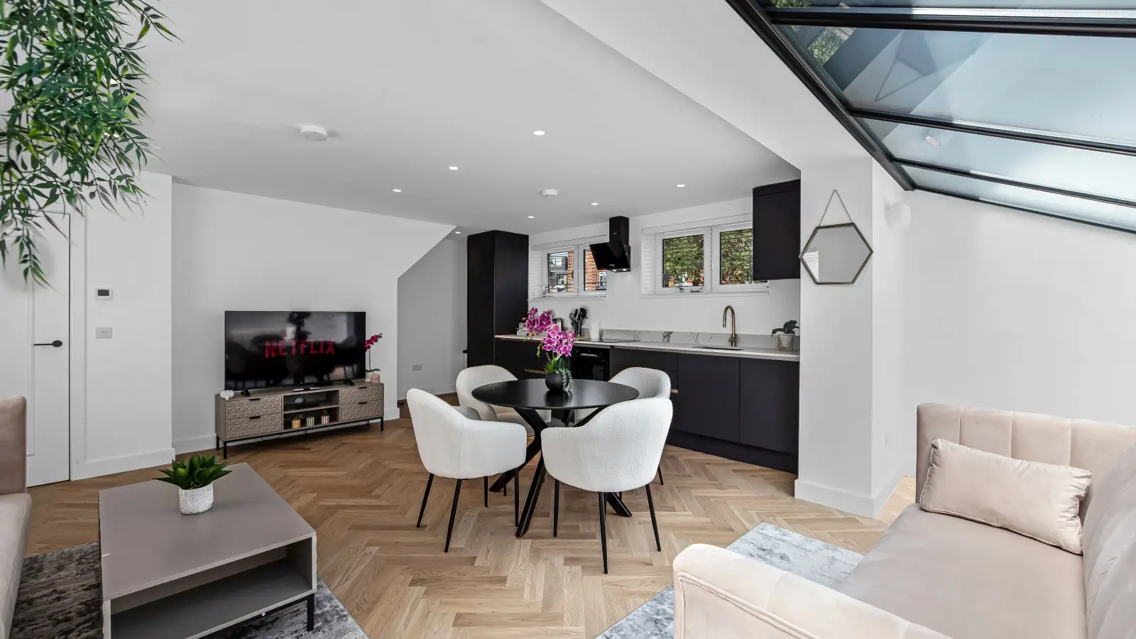 Flat Waldeck Road in Greater London