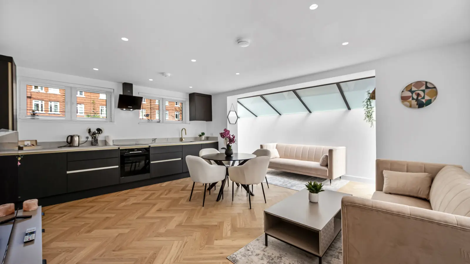 Flat Waldeck Road in Greater London
