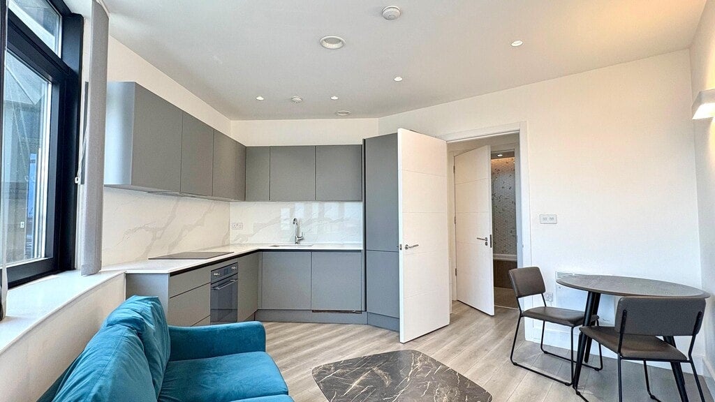Flat Great West Road in Greater London