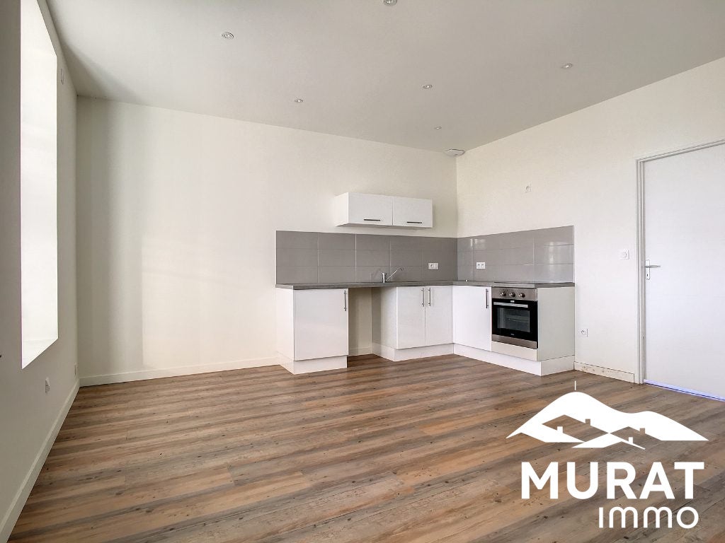Appartement D 8 à Les Martres-de-Veyre