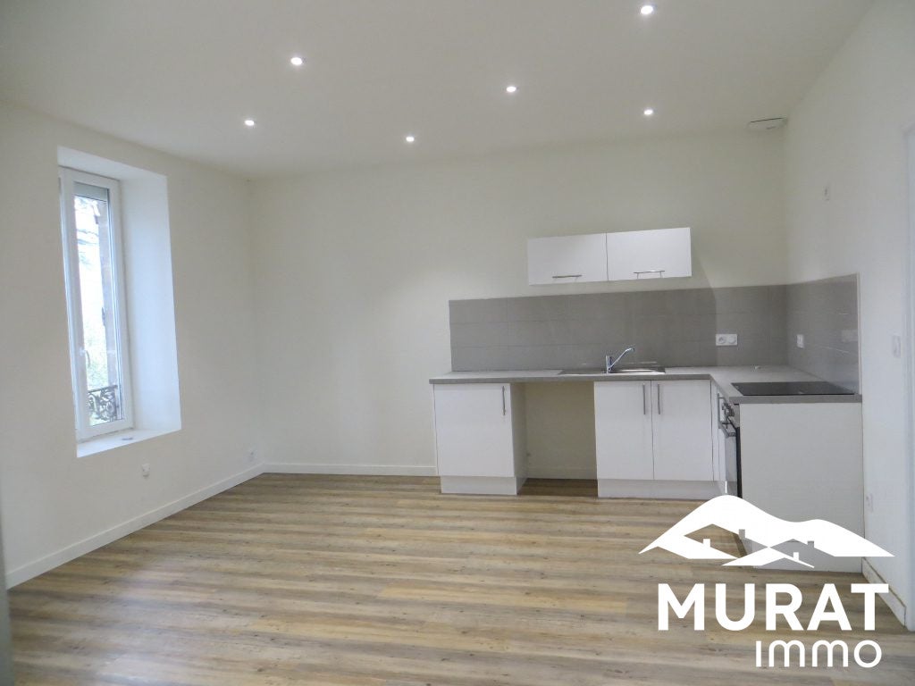 Appartement D 8 à Les Martres-de-Veyre