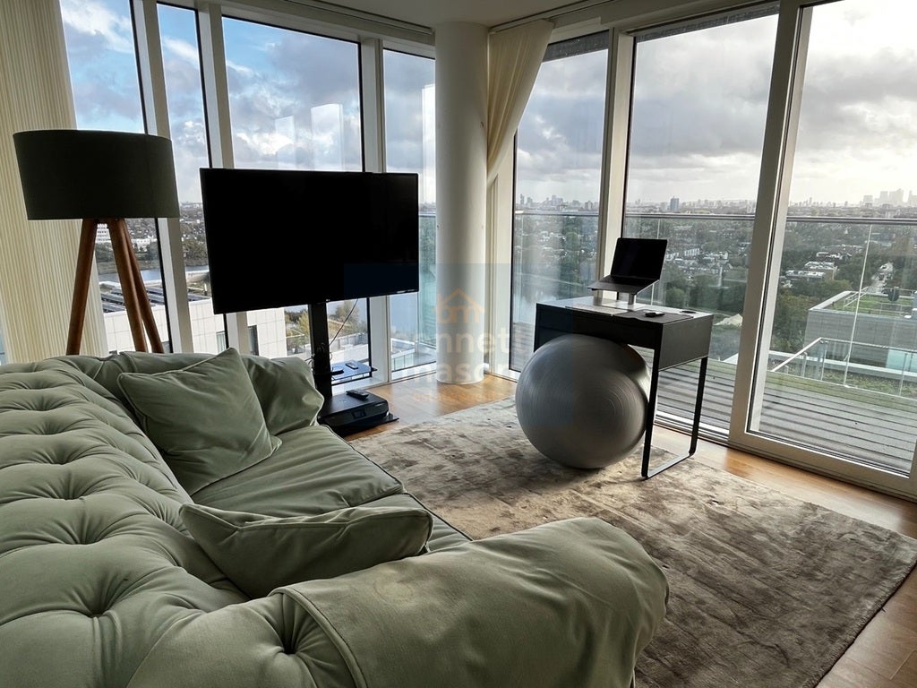 Flat Woodberry Grove in Greater London