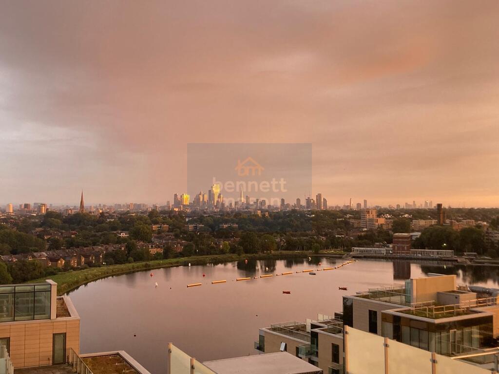 Flat Woodberry Grove in Greater London