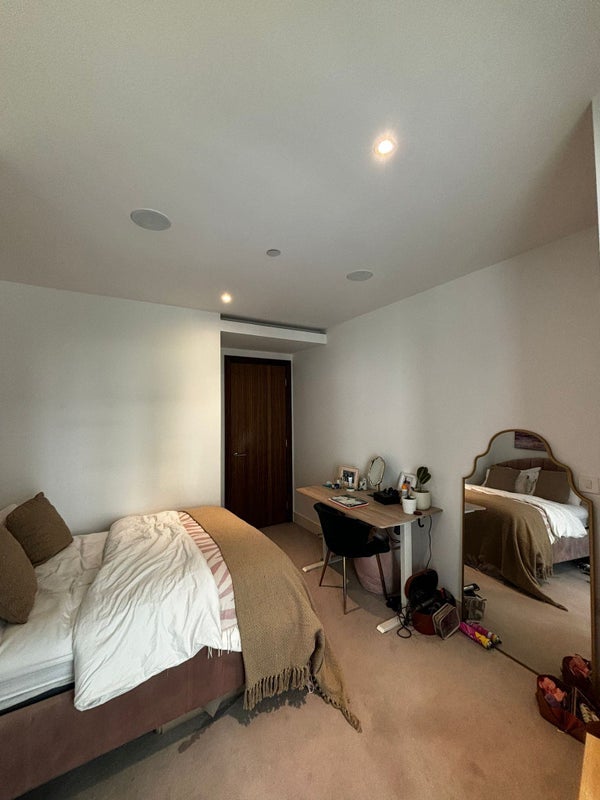 Room Juniper Drive in Greater London