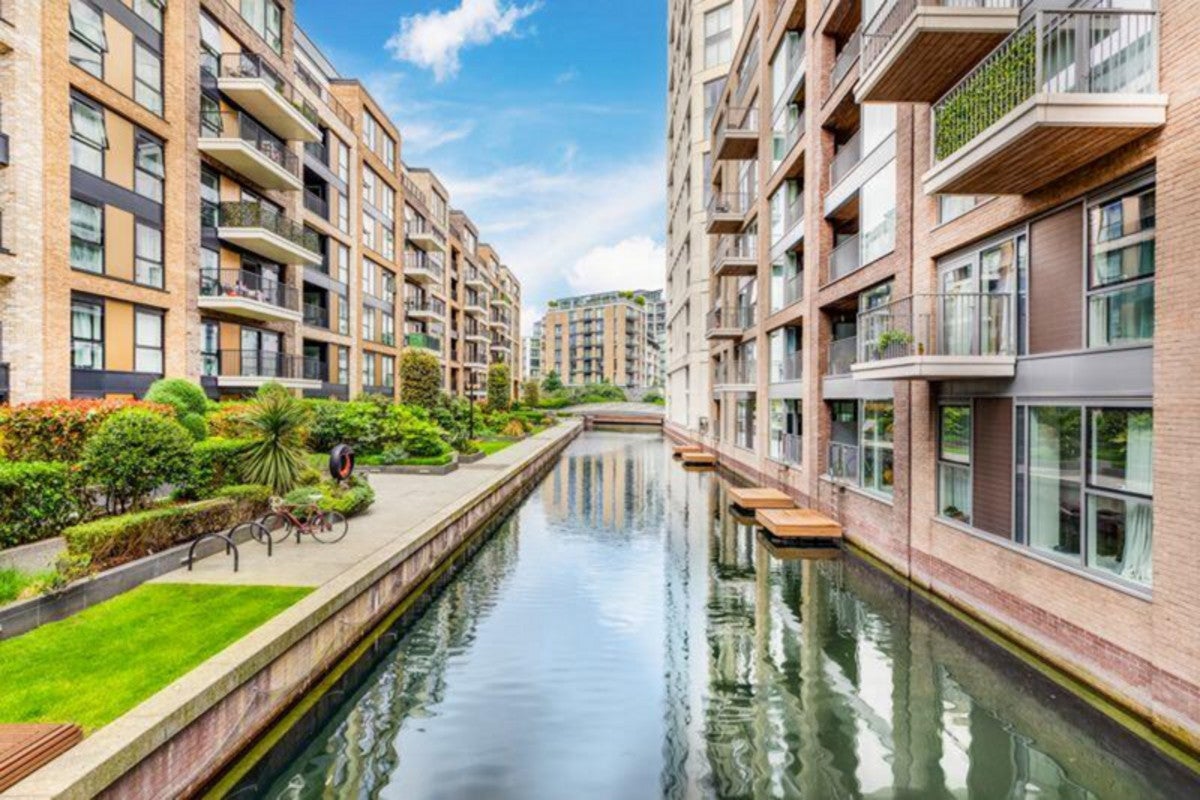 Flat Lots Road in London
