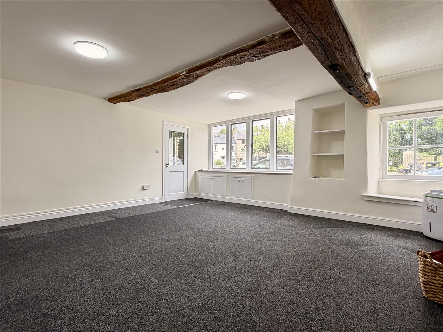 Flat Commercial Road in Derbyshire Dales