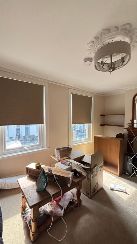 Room Dalyell Road in Greater London