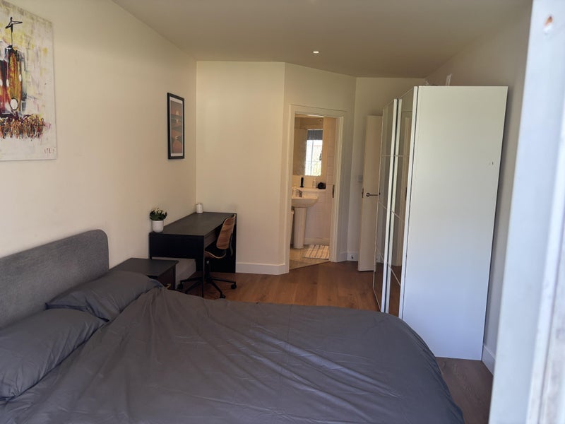 Room Thunderer Walk in Greater London