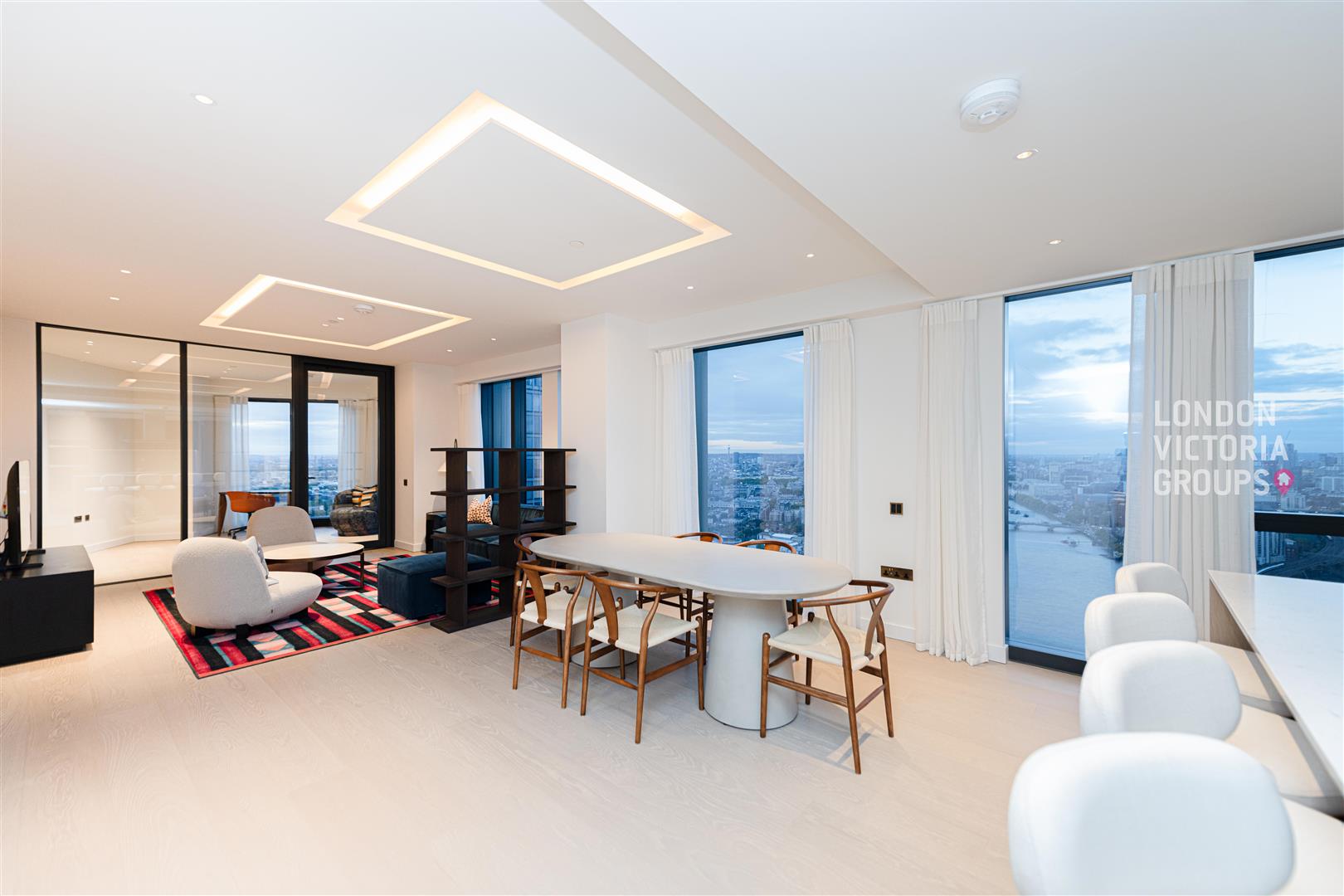 Flat Nine Elms Lane in Greater London